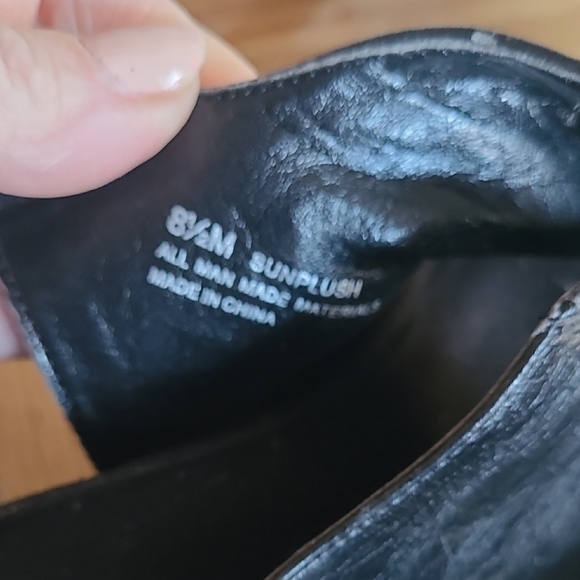 Aerosoles Women's Black Wedge Sandals - Picture 5 of 6